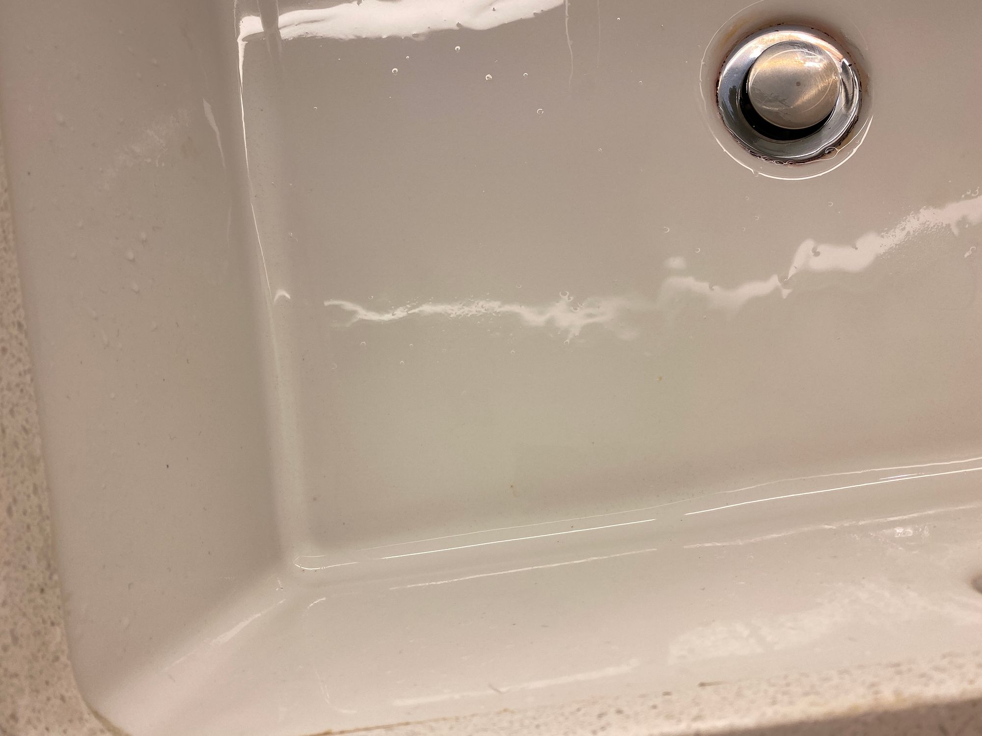 The Easiest Way to Clean a Hotel Bathtub